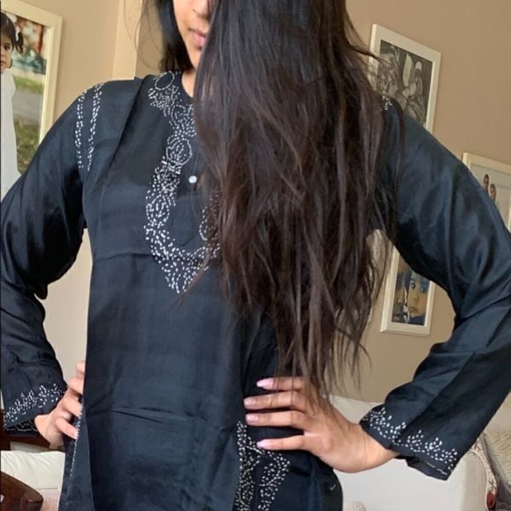 OM India 100% silk kurtis kurtas top blouse - Picture 2 of 8